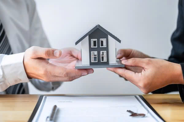 Hợp đồng tặng cho tài sản