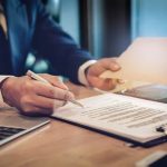 Thời gian giải quyết công chứng giấy ủy quyền nhận tiền corruption concept ,The contractor provides special compensation to the authorized signatory to the agreement.