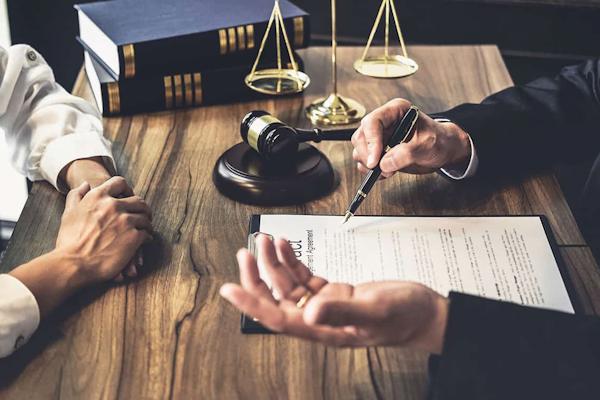 người làm chứng công chứng di sản